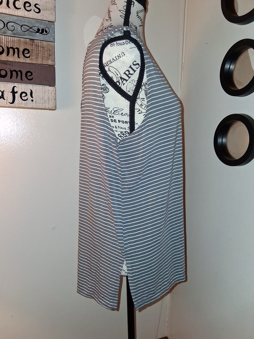 Old Navy Tank Top Bundle - 2 Tops - Picture 5 of 16